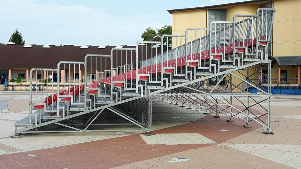 Ro.fra, rofra Noleggio e allestimento di transenne, palchi, podi e tribune, per gare ciclistiche, per gare podistiche, motomondiale, concerti, eventi