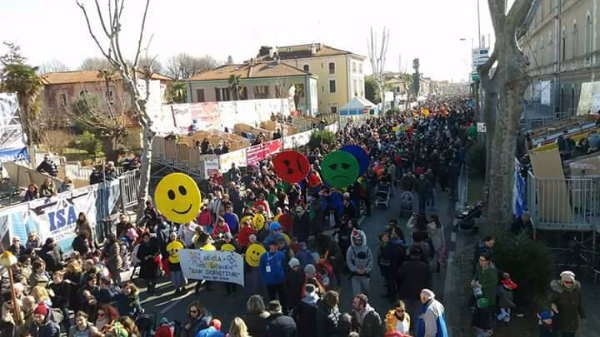 Ro.fra, rofra Noleggio e allestimento di transenne, palchi, podi e tribune, per gare ciclistiche, per gare podistiche, motomondiale, concerti, eventi