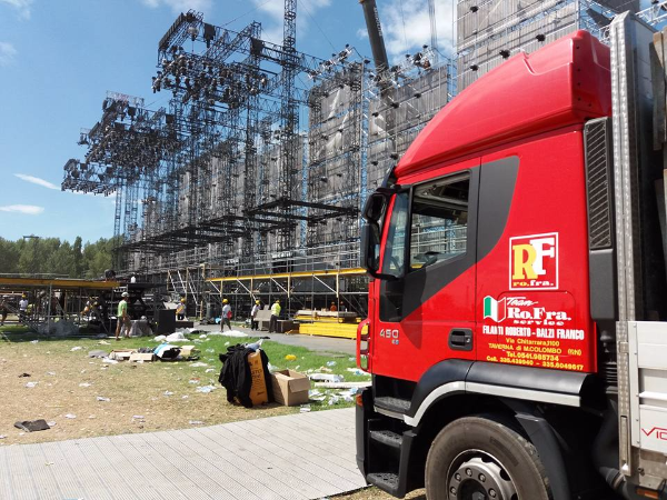 Ro.fra, rofra Noleggio e allestimento di transenne, palchi, podi e tribune, per gare ciclistiche, per gare podistiche, motomondiale, concerti, eventi