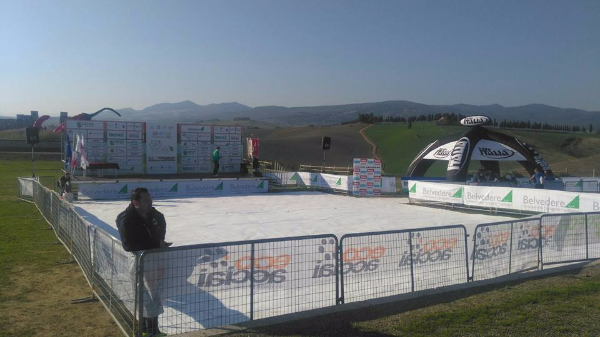 Ro.fra, rofra Noleggio e allestimento di transenne, palchi, podi e tribune, per gare ciclistiche, per gare podistiche, motomondiale, concerti, eventi