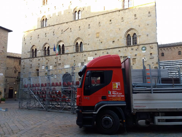 Ro.fra, rofra Noleggio e allestimento di transenne, palchi, podi e tribune, per gare ciclistiche, per gare podistiche, motomondiale, concerti, eventi