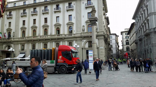 Ro.fra, rofra Noleggio e allestimento di transenne, palchi, podi e tribune, per gare ciclistiche, per gare podistiche, motomondiale, concerti, eventi