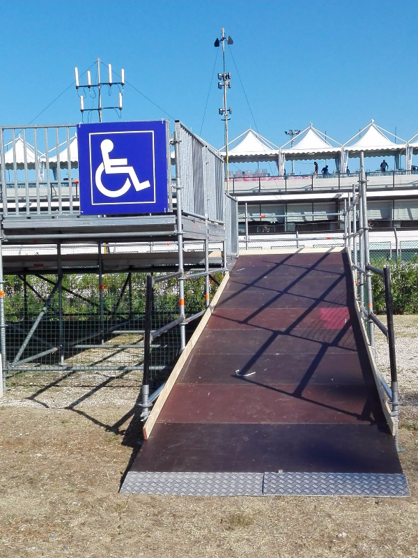 Ro.fra, rofra Noleggio e allestimento di transenne, palchi, podi e tribune, per gare ciclistiche, per gare podistiche, motomondiale, concerti, eventi