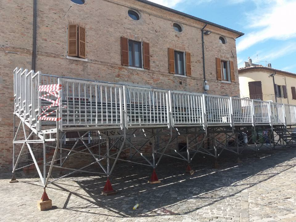 Ro.fra, rofra Noleggio e allestimento di transenne, palchi, podi e tribune, per gare ciclistiche, per gare podistiche, motomondiale, concerti, eventi
