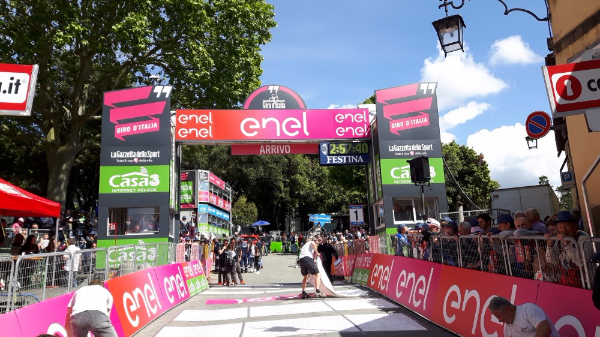 Ro.fra, rofra Noleggio e allestimento di transenne, palchi, podi e tribune, per gare ciclistiche, per gare podistiche, motomondiale, concerti, eventi