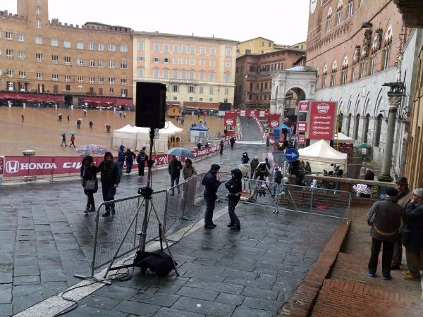 Ro.fra, rofra Noleggio e allestimento di transenne, palchi, podi e tribune, per gare ciclistiche, per gare podistiche, motomondiale, concerti, eventi