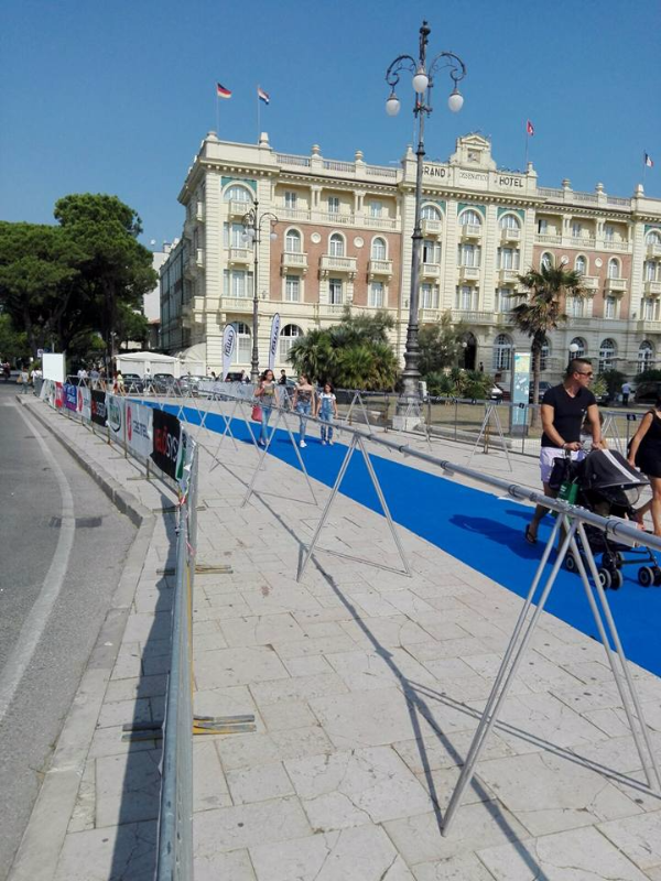 Ro.fra, rofra Noleggio e allestimento di transenne, palchi, podi e tribune, per gare ciclistiche, per gare podistiche, motomondiale, concerti, eventi